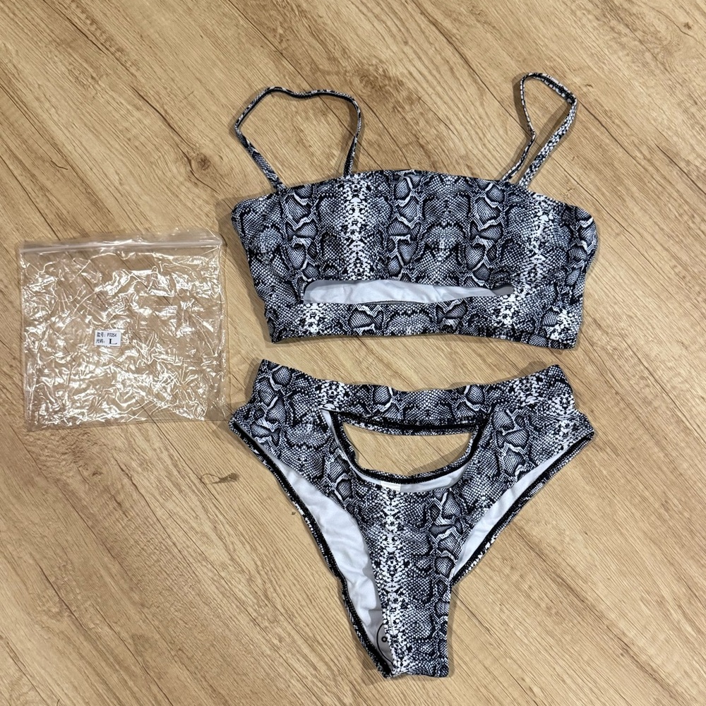 Amazon Black and White Snake Print Bikini